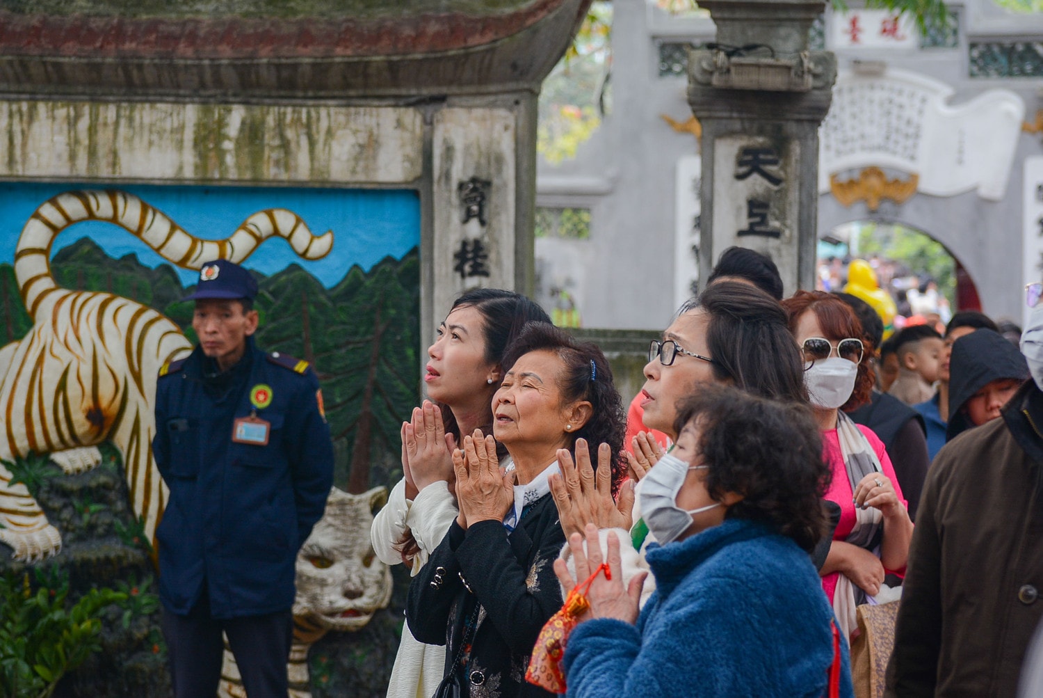 Hà Nội: Tấp nập dòng người du xuân tới đền Ngọc Sơn -0
