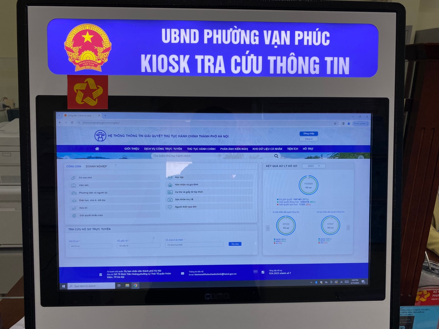 Không khí làm việc của bộ phận hành chính công trong ngày đi làm đầu tiên của năm mới -0