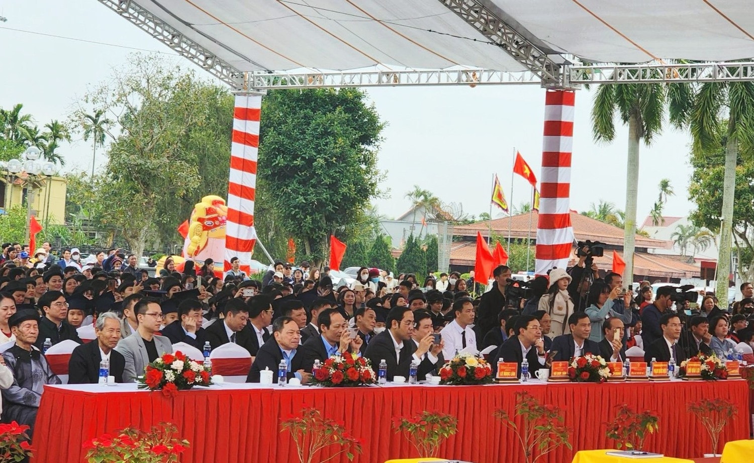 Hải Phòng: Lễ khai bút đầu Xuân khu di tích lịch sử Quốc gia đền Trạng trình Nguyễn Bỉnh Khiêm -0