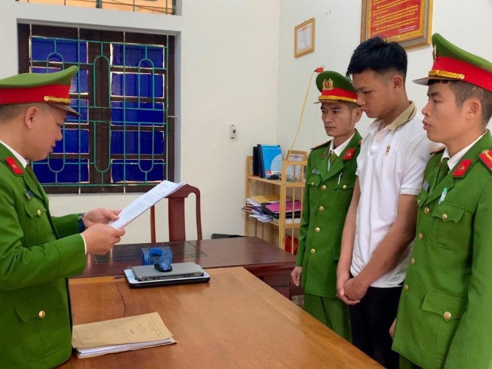 Khởi tố đối tượng không chấp hành hiệu lệnh, đâm trọng thương CSGT -0