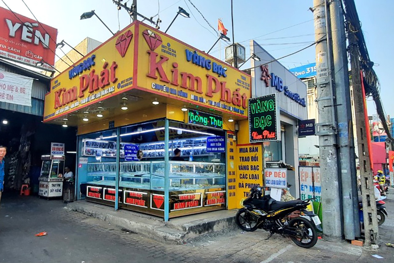 Tiệm vàng tại TP. Hồ Chí Minh dịp vía Thần Tài: Số ít tiệm vàng có khách mua -0