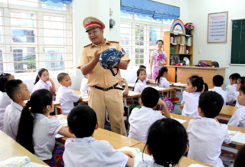 Hà Nội triển khai nhiều biện pháp bảo đảm an toàn giao thông cho học sinh -0