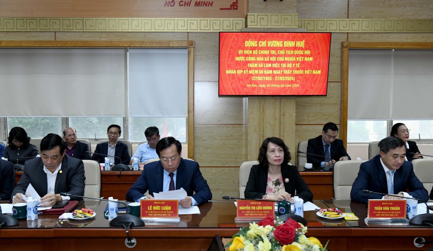 Chủ tịch Quốc hội Vương Đình Huệ thăm và làm việc với Bộ Y tế ảnh 5 Chủ tịch Quốc hội Vương Đình Huệ thăm và làm việc với Bộ Y tế -4