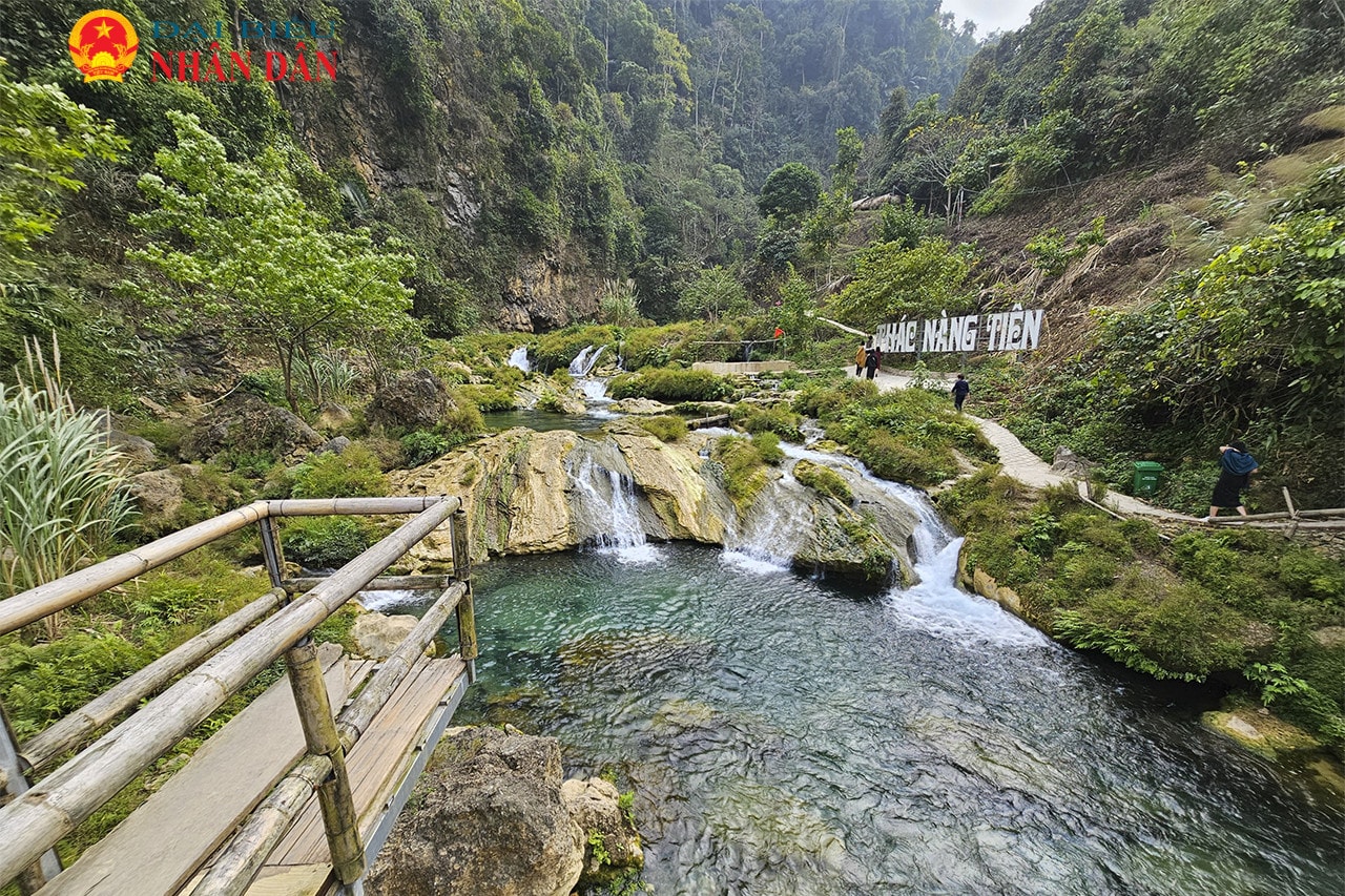 Ngắm thác Nàng Tiên đẹp mê mẩn giữa đất trời Sơn La -0