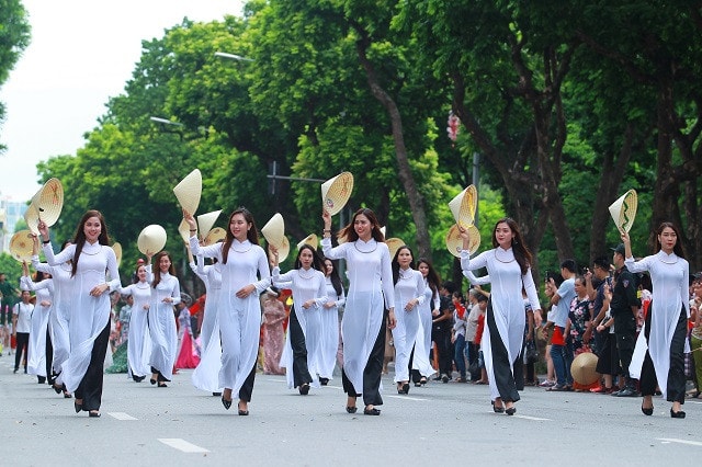 Tăng cường sự lãnh đạo của Đảng về xây dựng người Hà Nội thanh lịch, văn minh -0
