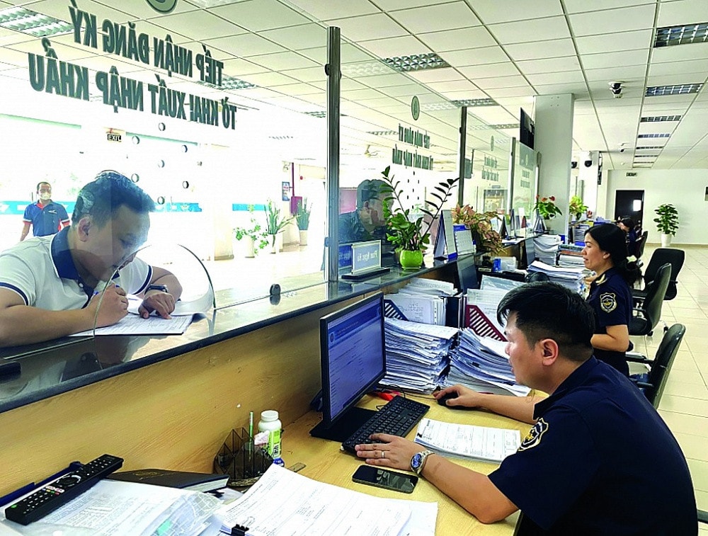 Ngành Hải quan chú trọng khuyến khích doanh nghiệp tự nguyện tuân thủ pháp luật. Ảnh: HQ