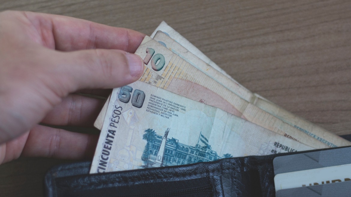 Argentina tăng 30% lương tối thiểu cho người lao động -0