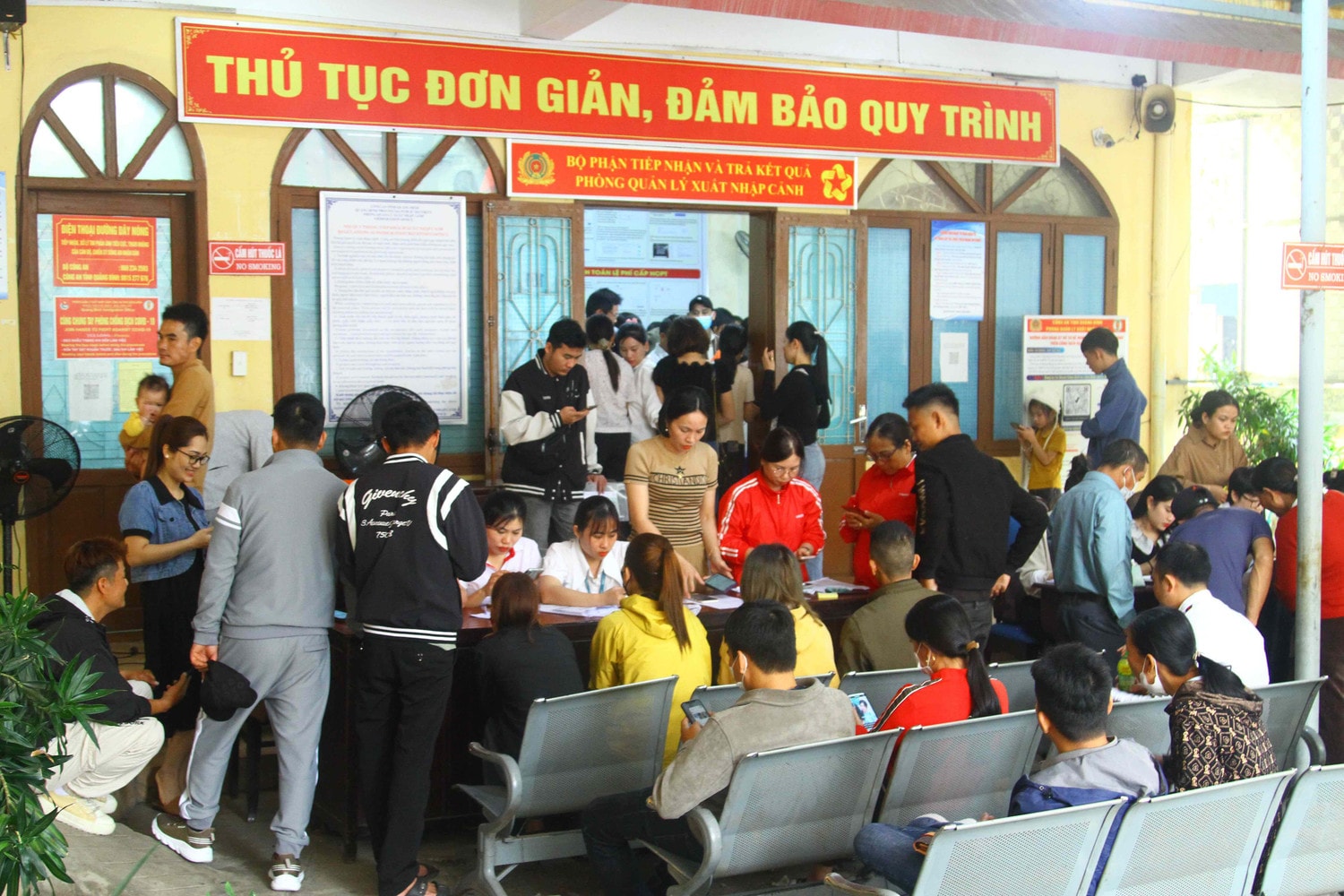 Quảng Bình: Nhu cầu xuất nhập cảnh tăng cao sau kỳ nghỉ Tết -0