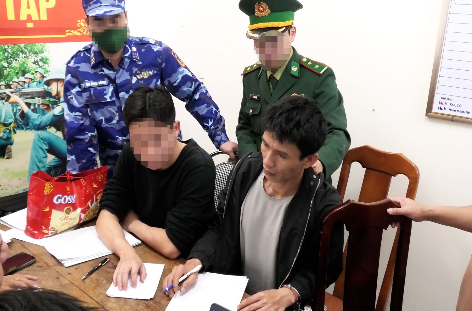 Quảng Bình: Bắt quả tang đối tượng vận chuyển hơn 11.000 viên ma túy -0