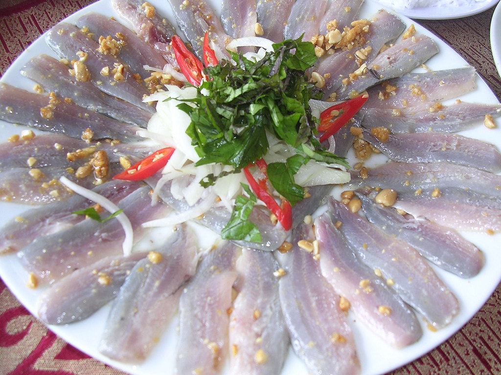 Thích ăn món tái sống như gỏi cá, tiết canh, người đàn ông nhiễm sán “chi chít” -0