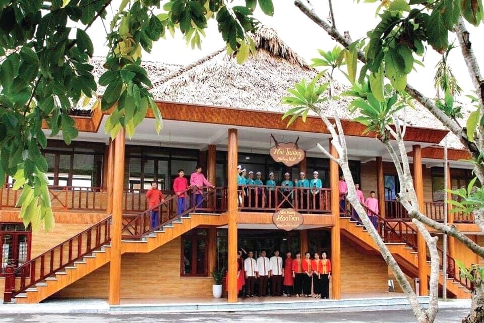 Nhà hàng mang đậm phong cách Mường