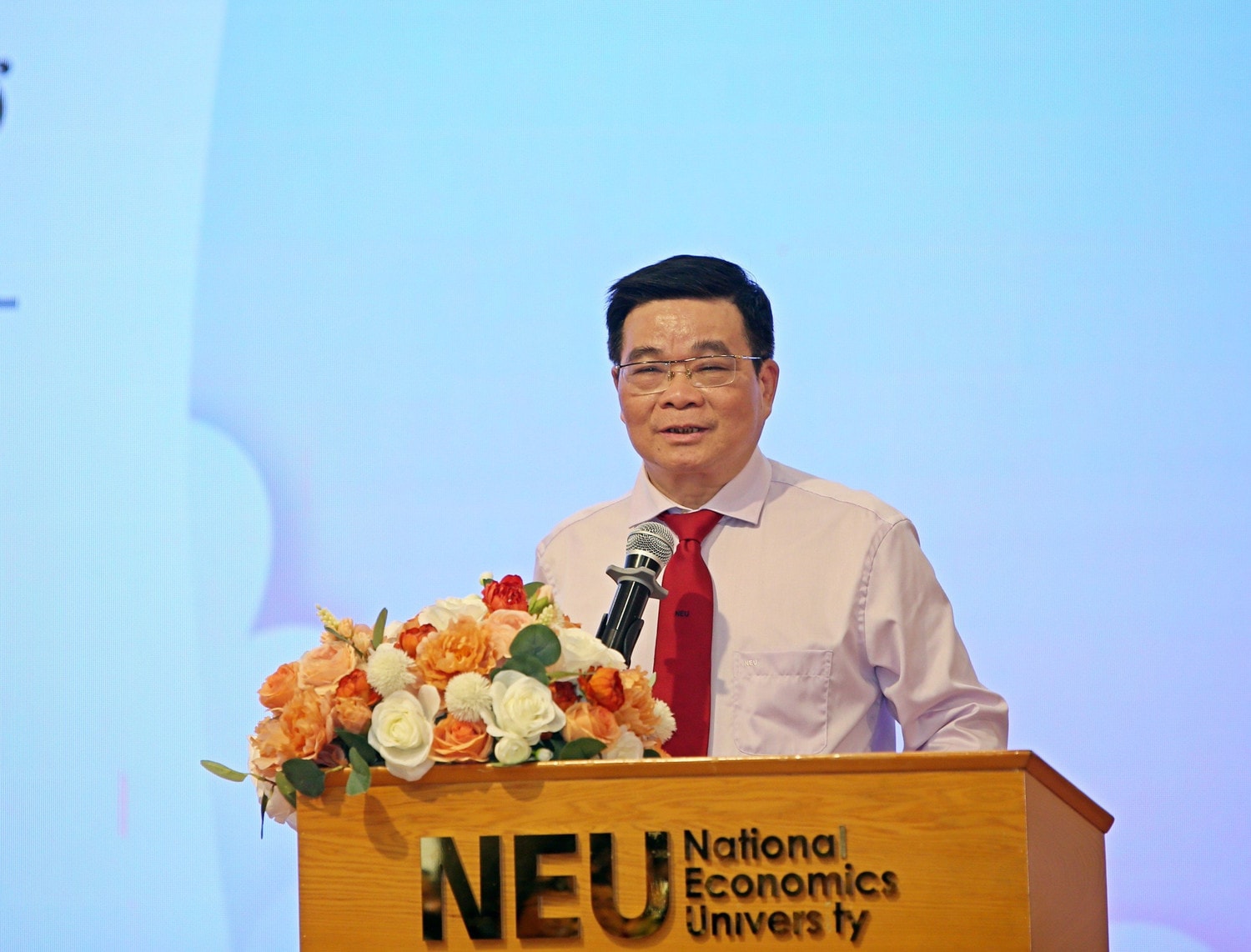 Các học giả, chuyên gia kinh tế trong và ngoài nước cùng tìm giải pháp để Việt Nam trở thành nước có thu nhập cao -0