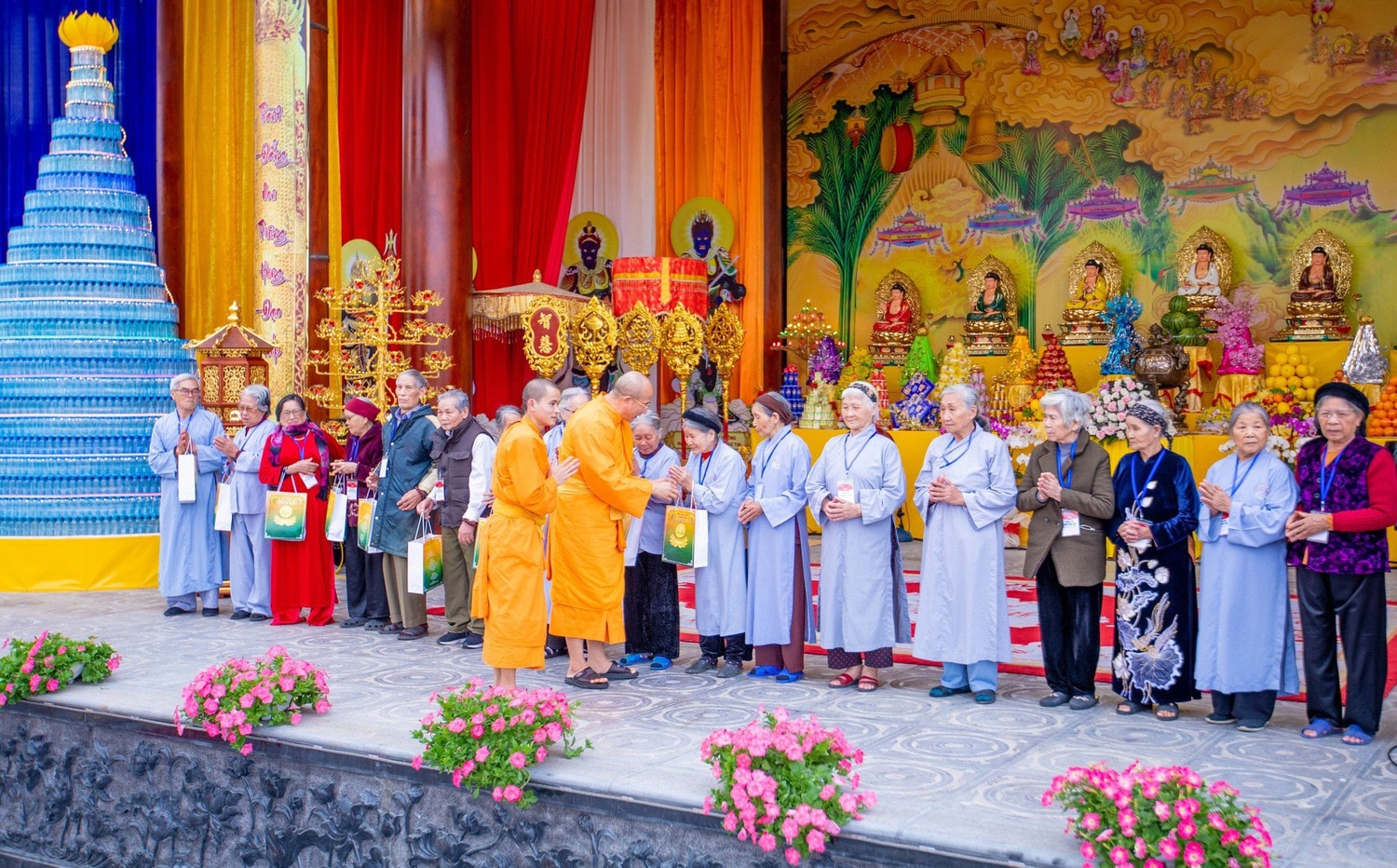 Trang nghiêm, trật tự, an vui đúng truyền thống Phật giáo -0