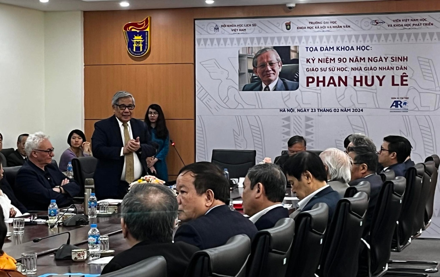 Ra mắt sách và triển lãm ảnh, công trình nghiên cứu của GS.NGND. Phan Huy Lê -0