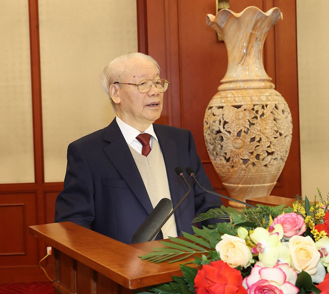 Kiên định hệ quan điểm chỉ đạo mang tính nguyên tắc, kết hợp khoa học giữa nền tảng tư tưởng, mục tiêu lý tưởng, đường lối của Đảng với tinh thần không ngừng đổi mới, sáng tạo, tuân theo quy luật khách quan -0