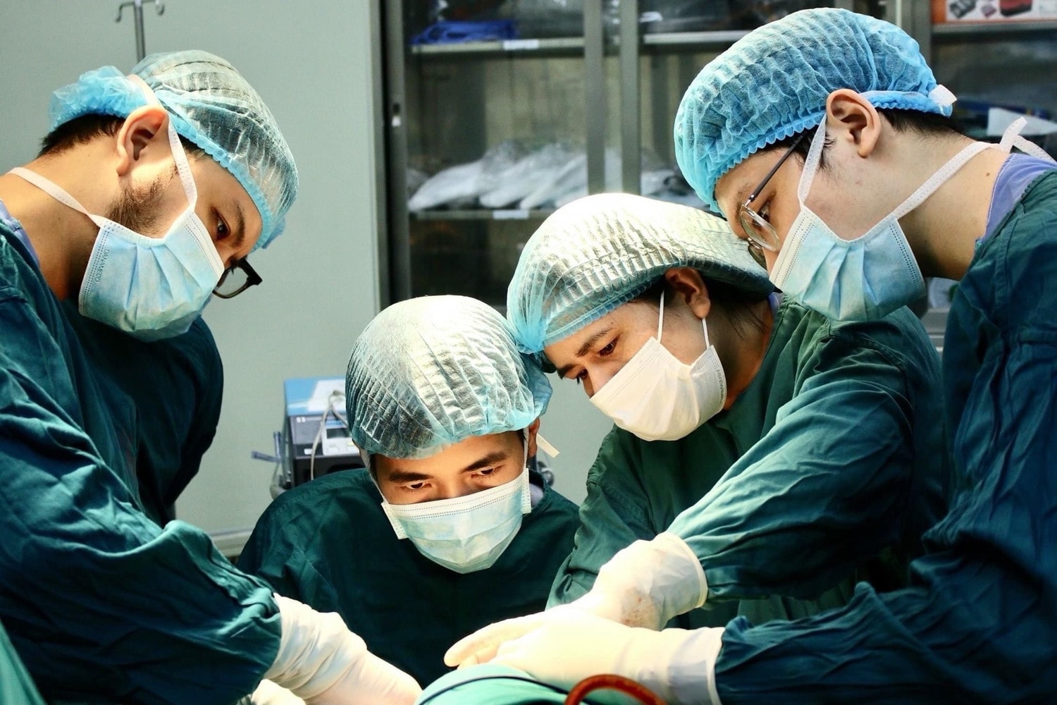 PGS.TS Phạm Thị Việt Dung: “Khi yêu nghề, kiến thức sẽ đến, kinh nghiệm đến, bệnh nhân đến, tiền và sự thành công cũng sẽ đến” -0