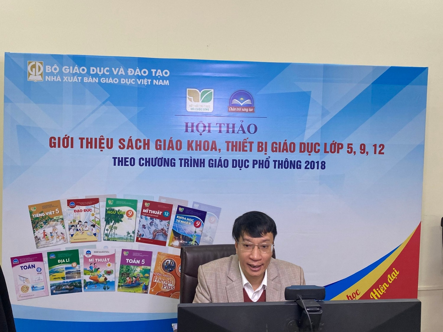 Nhà xuất bản Giáo dục Việt Nam triển khai giới thiệu SGK mới các lớp 5, 9, 12 trên toàn quốc -0