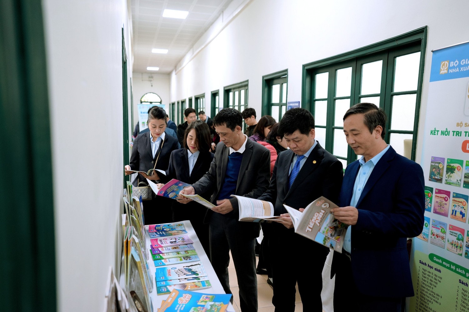 Nhà xuất bản Giáo dục Việt Nam triển khai giới thiệu SGK mới các lớp 5, 9, 12 trên toàn quốc -0