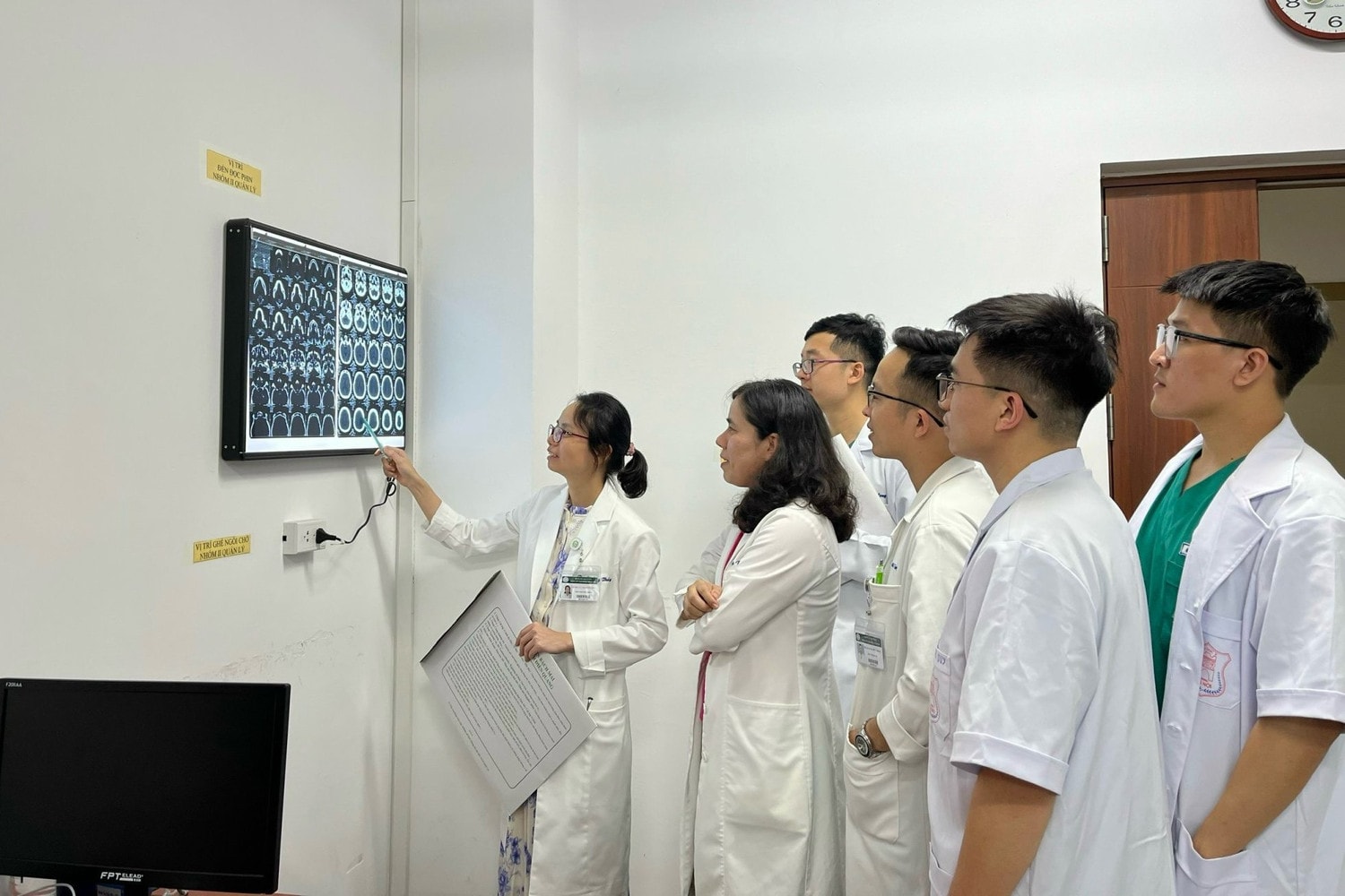 PGS.TS Phạm Thị Việt Dung: “Khi yêu nghề, kiến thức sẽ đến, kinh nghiệm đến, bệnh nhân đến, tiền và sự thành công cũng sẽ đến” -0