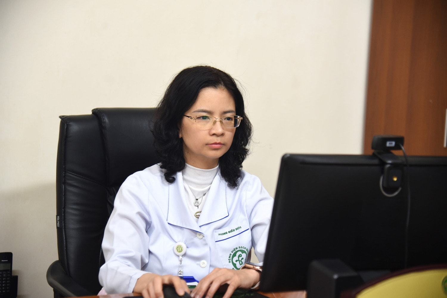 Nữ điều dưỡng khóa đầu tiên Trường ĐH Y Hà Nội: “Chăm sóc bệnh nhân khiến tôi thấy cuộc sống có ý nghĩa” -0