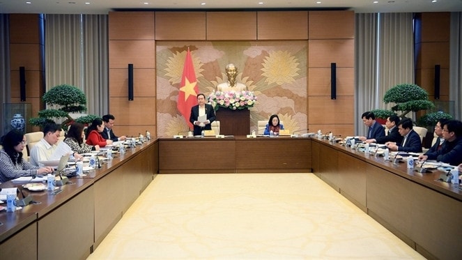 Phó Chủ tịch Thường trực Quốc hội Trần Thanh Mẫn làm việc với Ban soạn thảo Nghị quyết của Ủy ban Thường vụ Quốc hội về vị trí việc làm và chính sách tiền lương mới
