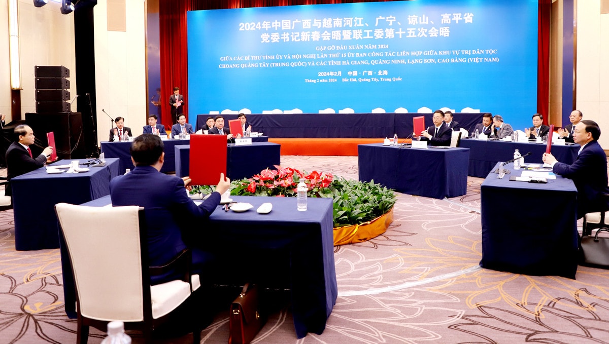 Hội nghị gặp gỡ đầu Xuân giữa Bí thư Tỉnh ủy Hà Giang, Quảng Ninh, Lạng Sơn, Cao Bằng (Việt Nam) và Bí thư Khu ủy Khu tự trị dân tộc Choang, Quảng Tây (Trung Quốc) -0