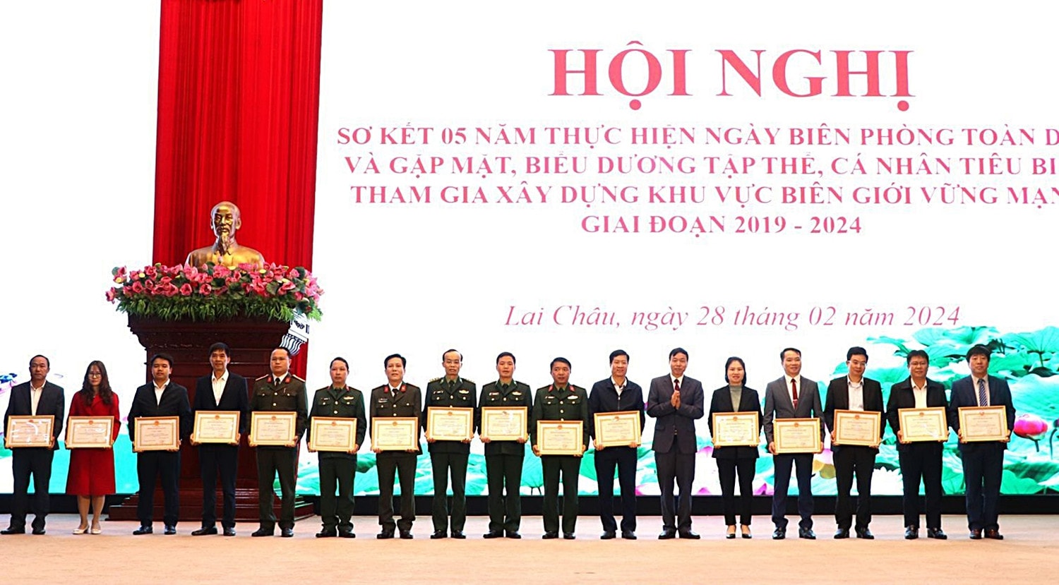 Lai Châu sơ kết 05 năm thực hiện Ngày Biên phòng toàn dân -0