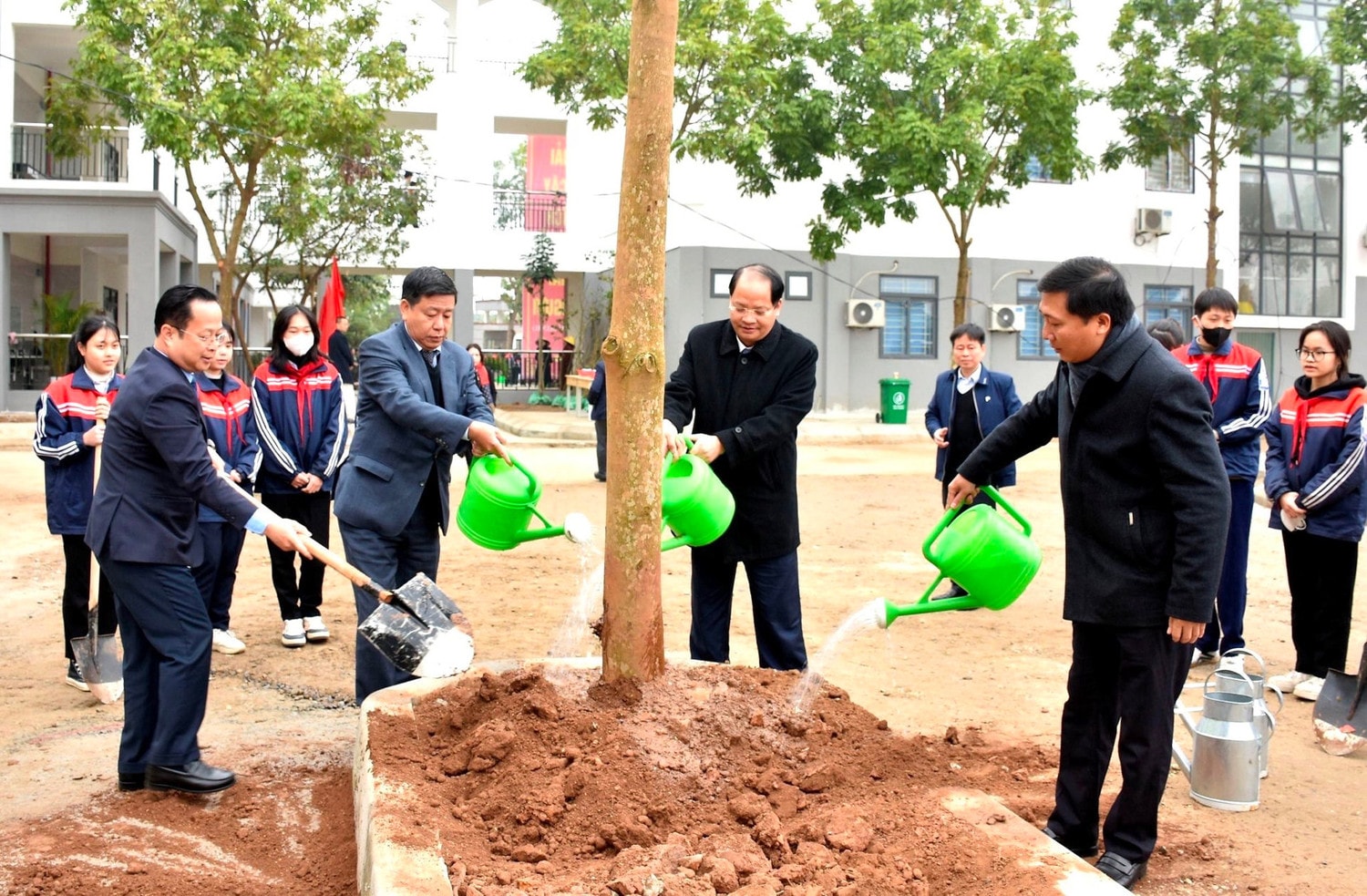 Hà Nội: Phát động phong trào mỗi nhà giáo, học sinh trồng 1 cây xanh -0