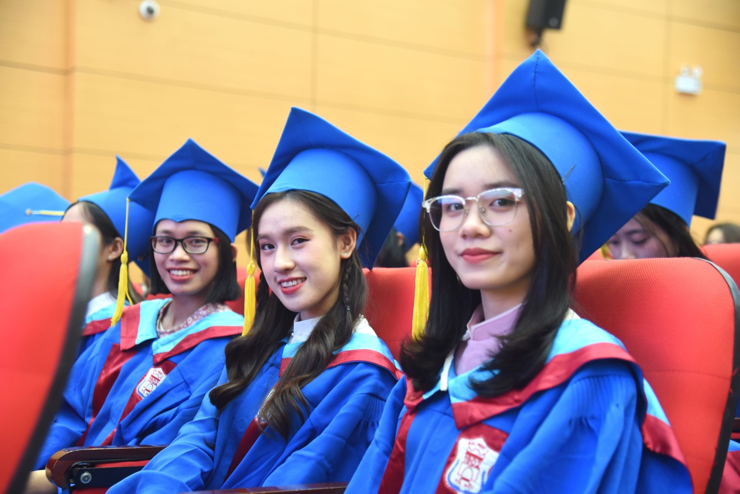 Trường Đại học Y Hà Nội trao bằng tốt nghiệp cho 30 cử nhân Điều dưỡng chương trình tiên tiến Khóa 10 ảnh 11 Thêm 30 sinh viên tốt nghiệp từ chương trình tạo nên thương hiệu lớn trong đào tạo của Trường ĐH Y Hà Nội -0