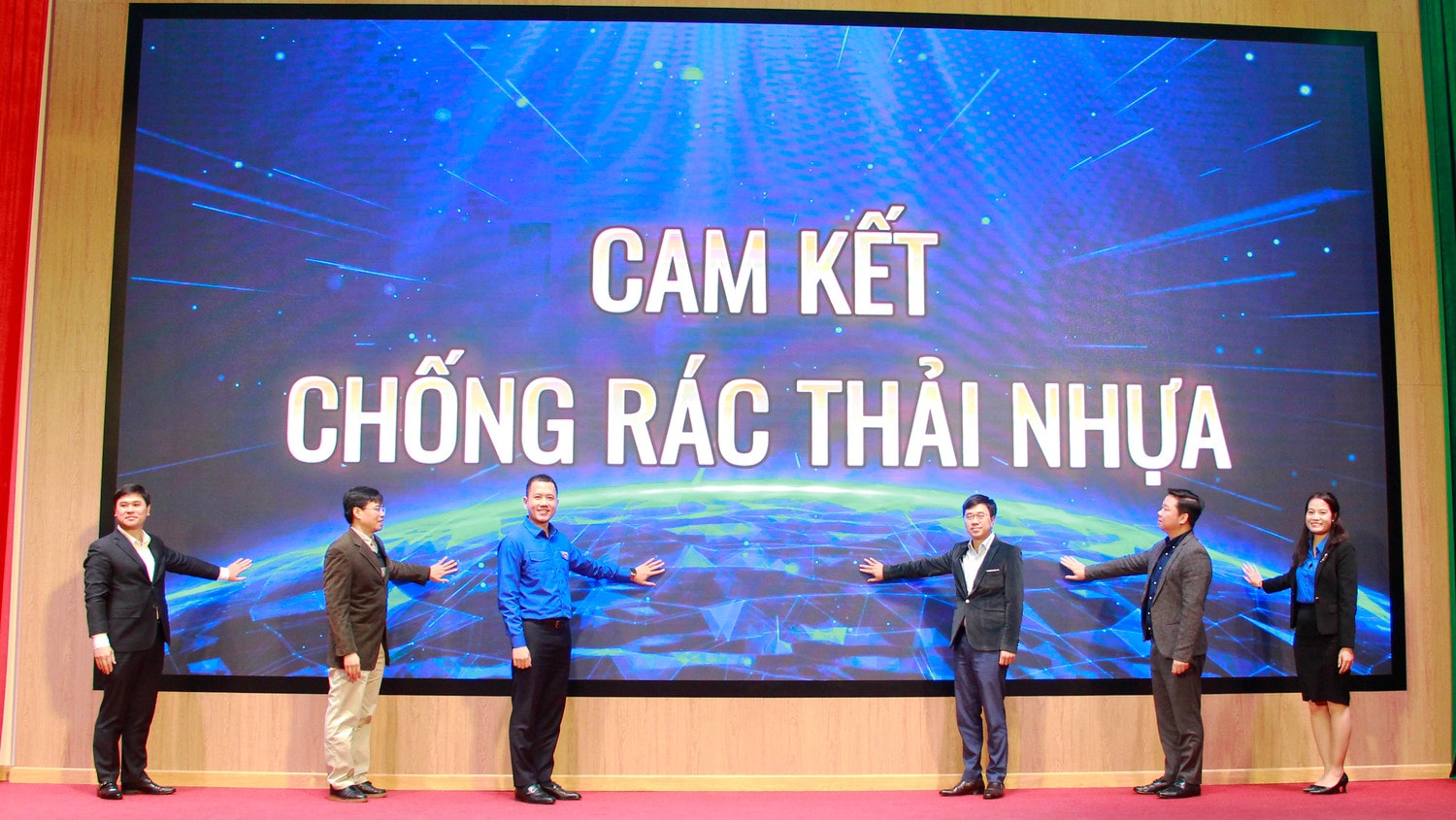 Các đại biểu tham dự diễn đàn cam kết chống rác thải nhựa Chung tay giảm thiểu rác thải nhựa -0