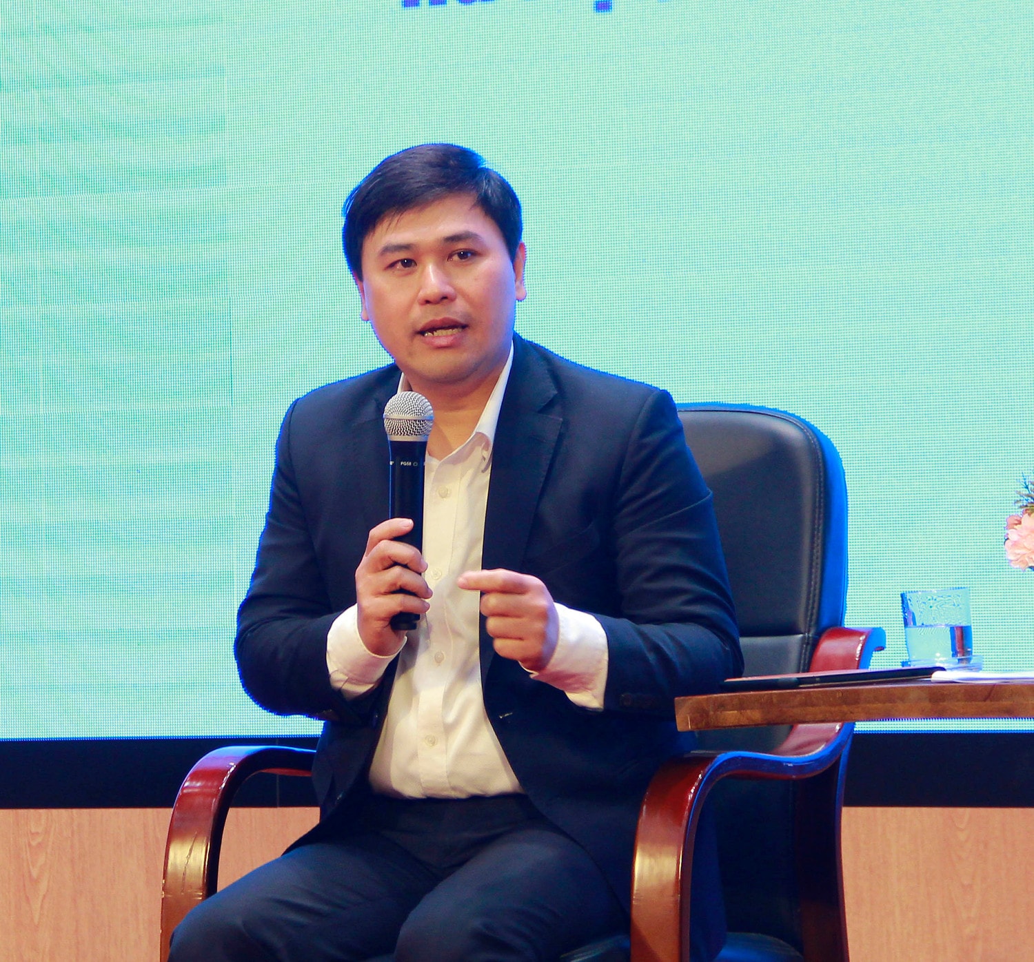 Phó trưởng Phòng Khoa học, Công nghệ và Hợp tác quốc tế, Cục Biển và Hải đảo Lưu Anh Đức phát biểu thảo luận Chung tay giảm thiểu rác thải nhựa -0