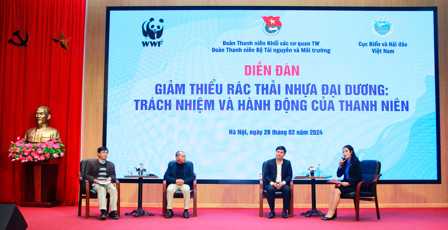Các đại biểu tham gia thảo luận Chung tay giảm thiểu rác thải nhựa -0