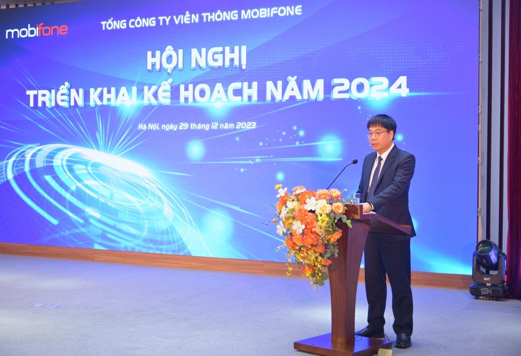 Mobifone đang tụt hậu trong cuộc đua tam mã -0