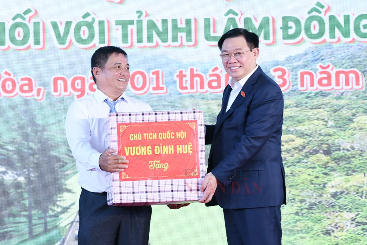 Chủ tịch Quốc hội Vương Đình Huệ thăm, làm việc tại tỉnh Khánh Hòa -3