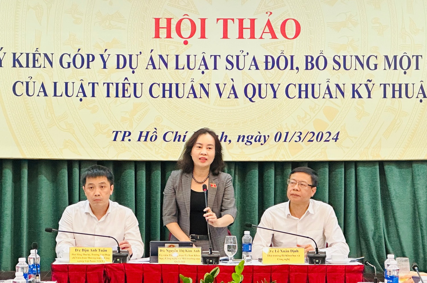 Ủy viên thường trực Ủy ban Khoa học, Công nghệ và Môi trường Nguyễn Thị Kim Anh phát biểu tại hội thảo