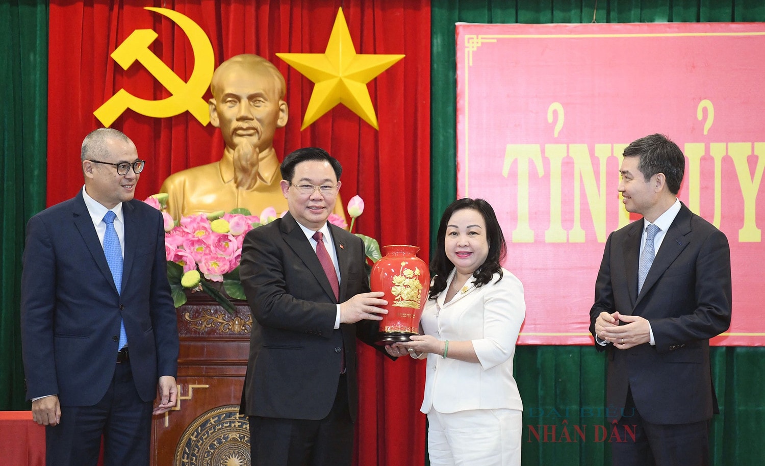 Chủ tịch Quốc hội Vương Đình Huệ: Có khát vọng lớn hơn, lạc quan hơn để Phú Yên luôn là mảnh đất 