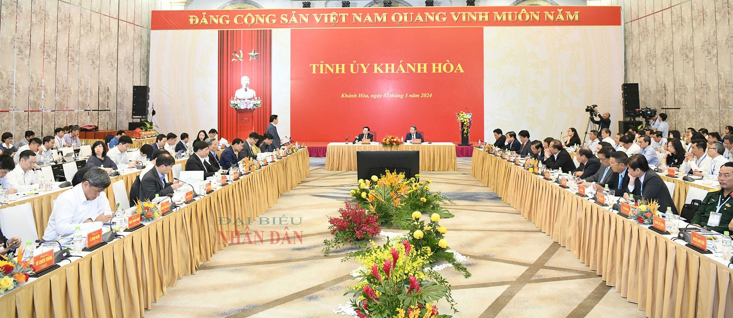 Chủ tịch Quốc hội Vương Đình Huệ làm việc với Ban Thường vụ Tỉnh ủy Khánh Hòa -0