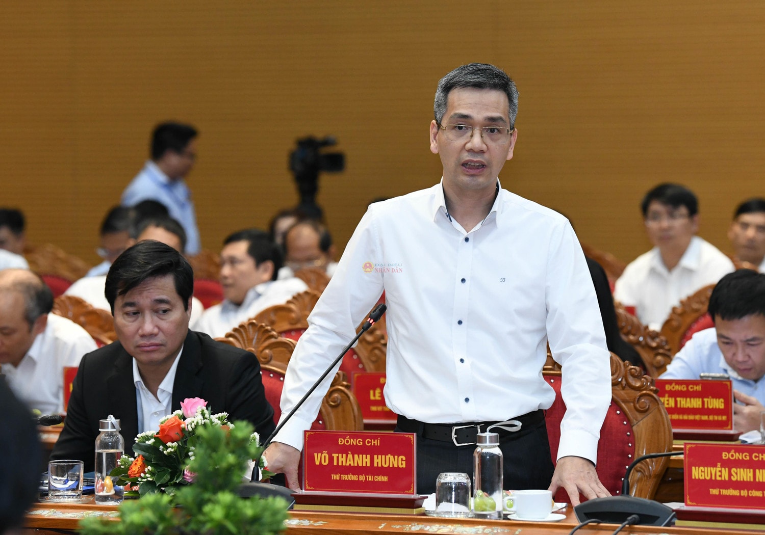 Thứ trưởng Bộ Tài chính Võ Thành Hưng phát biểu Chủ tịch Quốc hội Vương Đình Huệ làm việc với Ban Thường vụ Tỉnh ủy Bình Định -0