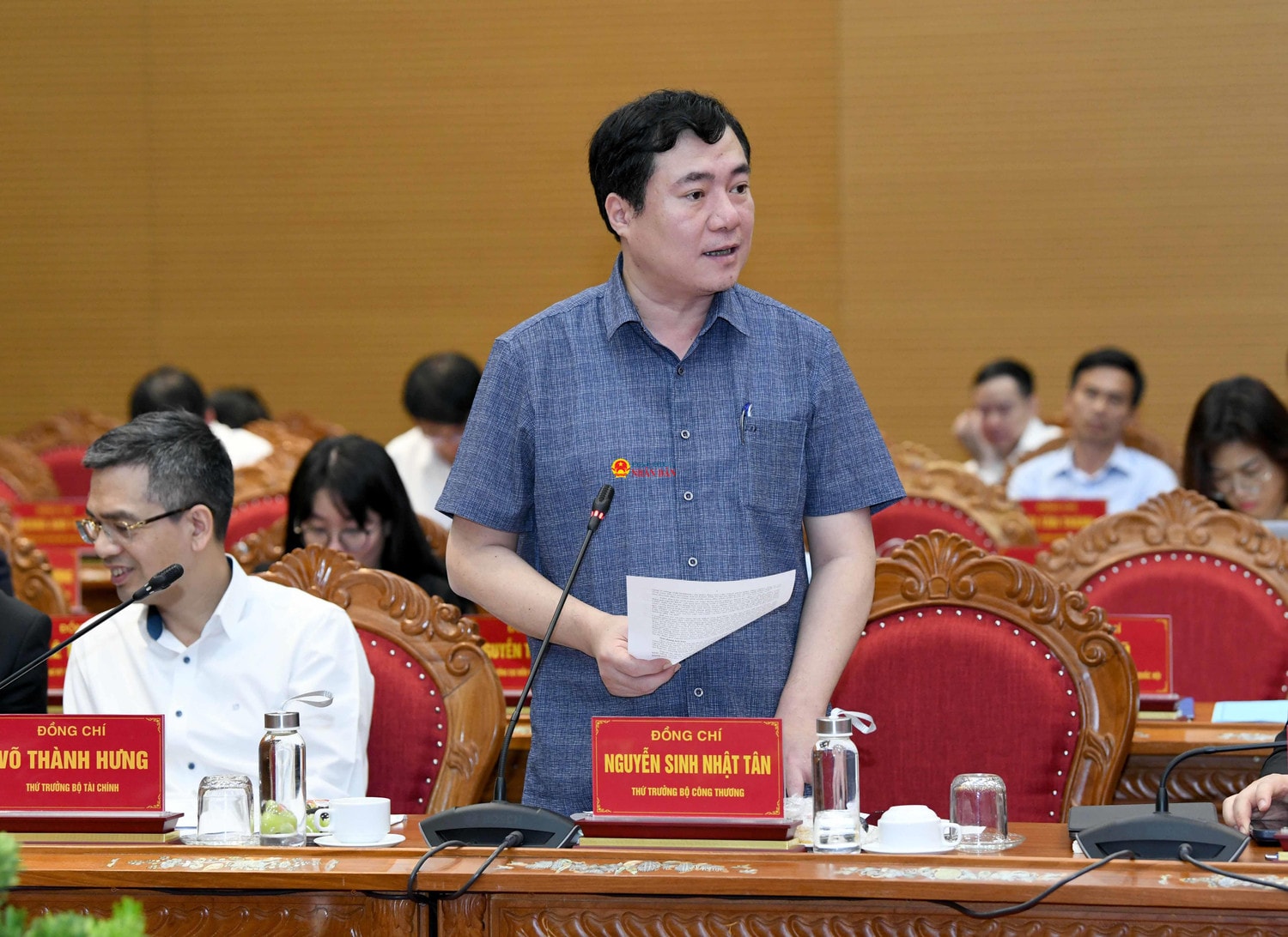 Thứ trưởng Bộ Công thương Nguyễn Sinh Nhật Tân phát biểu. Ảnh: Lâm Hiển Chủ tịch Quốc hội Vương Đình Huệ: Nêu cao