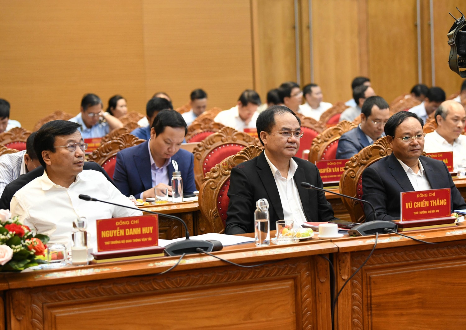 Các đại biểu dự cuộc làm việc. Ảnh: Lâm Hiển Chủ tịch Quốc hội Vương Đình Huệ: Nêu cao