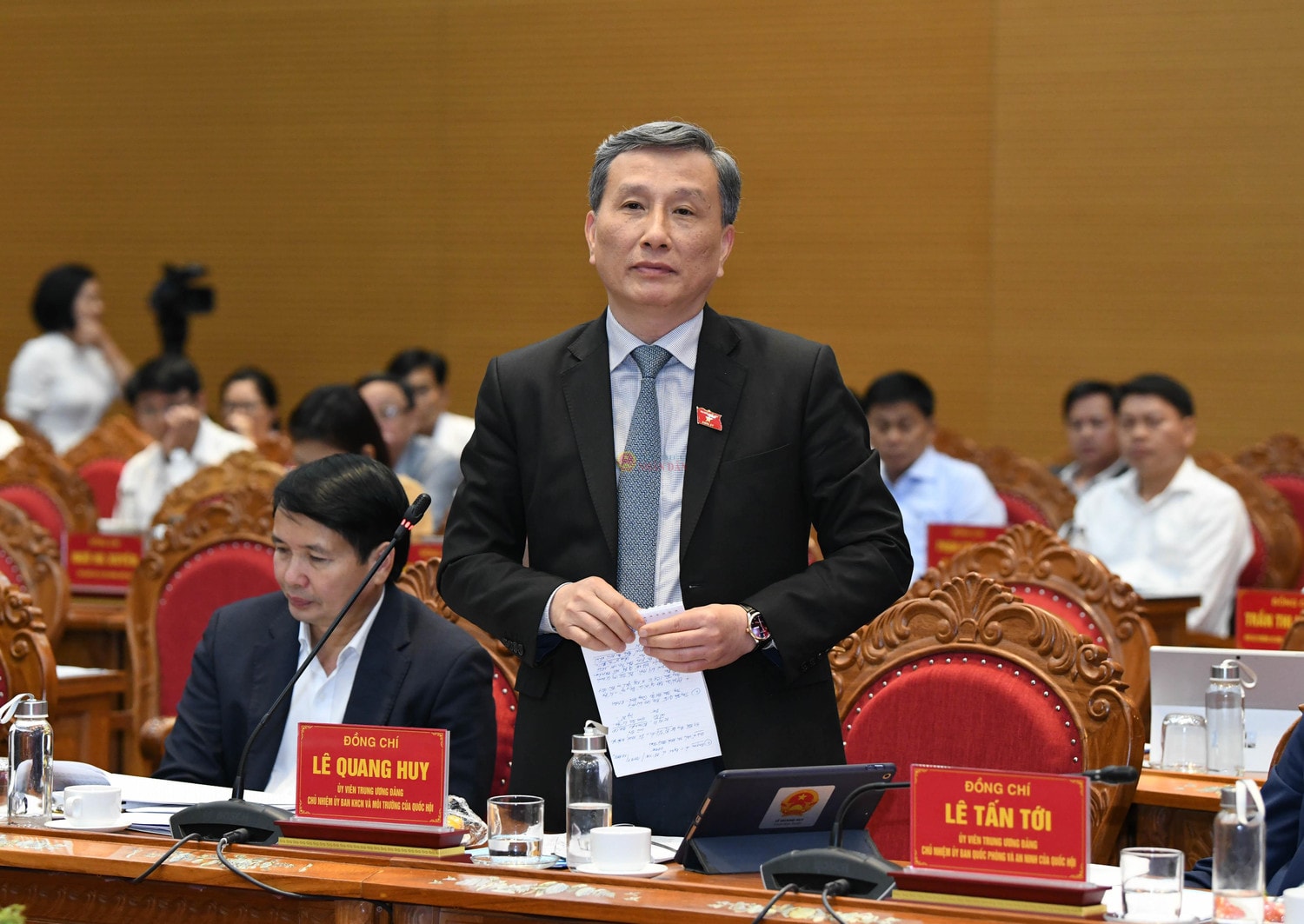 Chủ nhiệm Ủy ban Khoa học, Công nghệ và Môi trường Lê Quang Huy phát biểu. Ảnh: Lâm Hiển Chủ tịch Quốc hội Vương Đình Huệ: Nêu cao