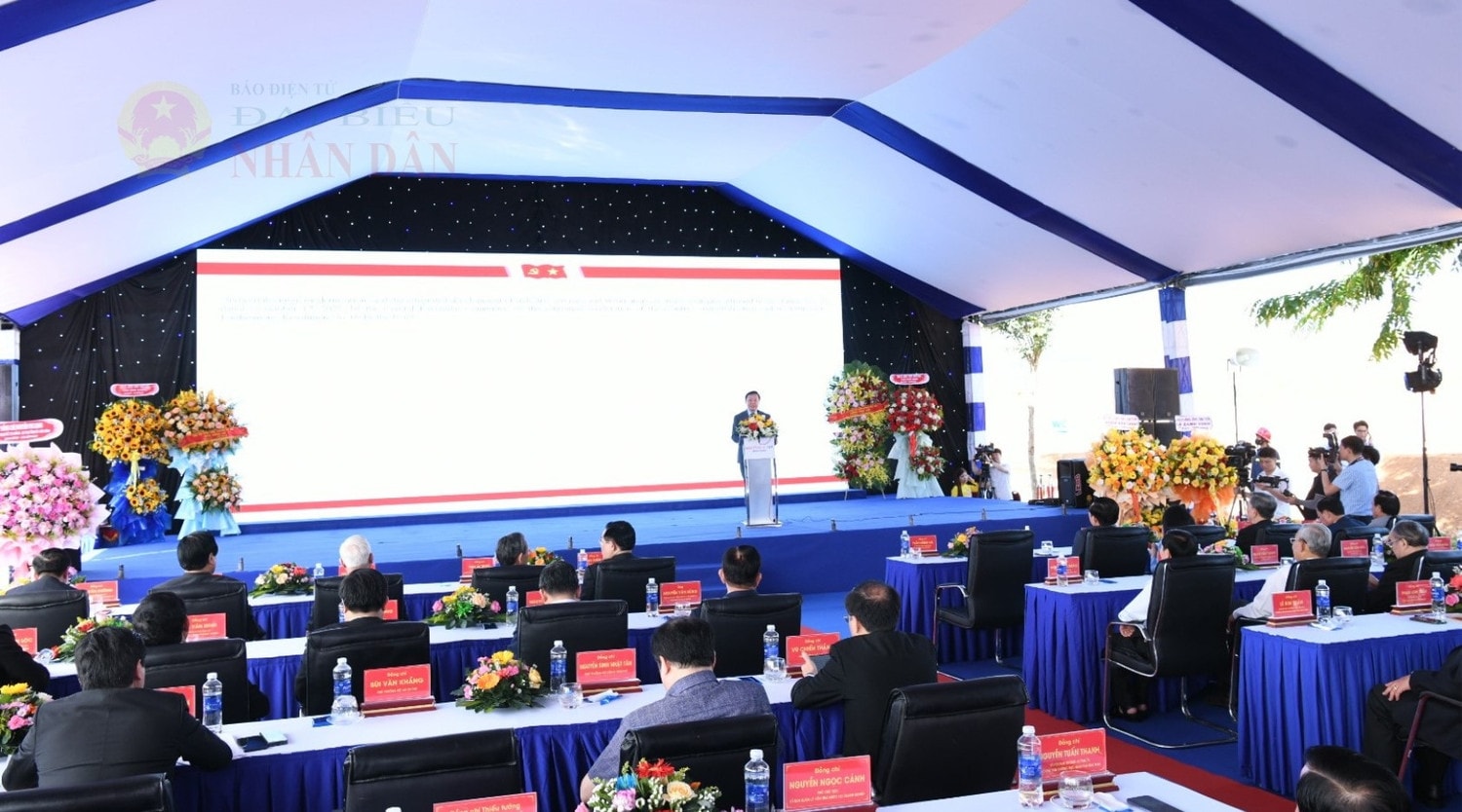 Chủ tịch Quốc hội Vương Đình Huệ dự lễ khánh thành Khu công nghiệp, đô thị và dịch vụ Becamex VSIP Bình Định -0