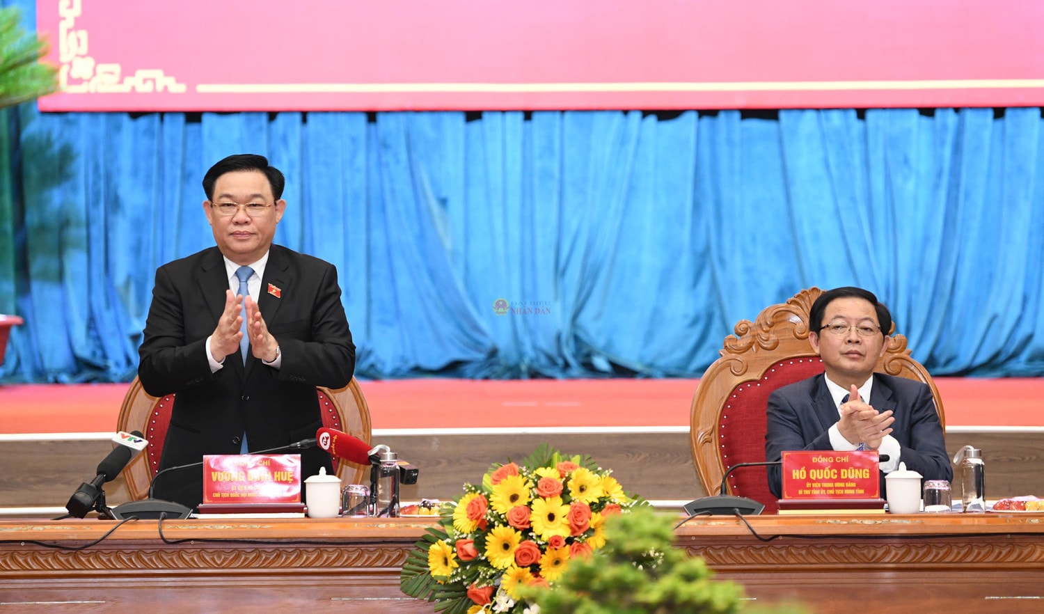 Chủ tịch Quốc hội Vương Đình Huệ làm việc với Ban Thường vụ Tỉnh ủy Bình Định. Ảnh: Lâm Hiển Chủ tịch Quốc hội Vương Đình Huệ làm việc với Ban Thường vụ Tỉnh ủy Bình Định -0