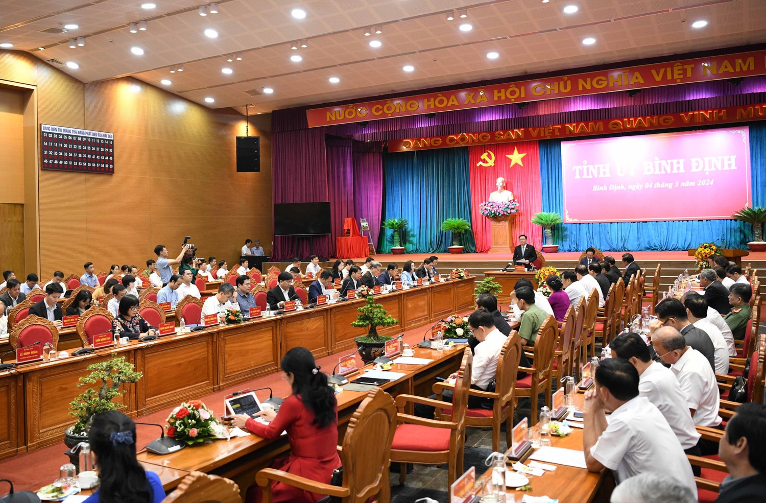 Quang cảnh cuộc làm việc. Ảnh: Lâm Hiển Chủ tịch Quốc hội Vương Đình Huệ: Nêu cao