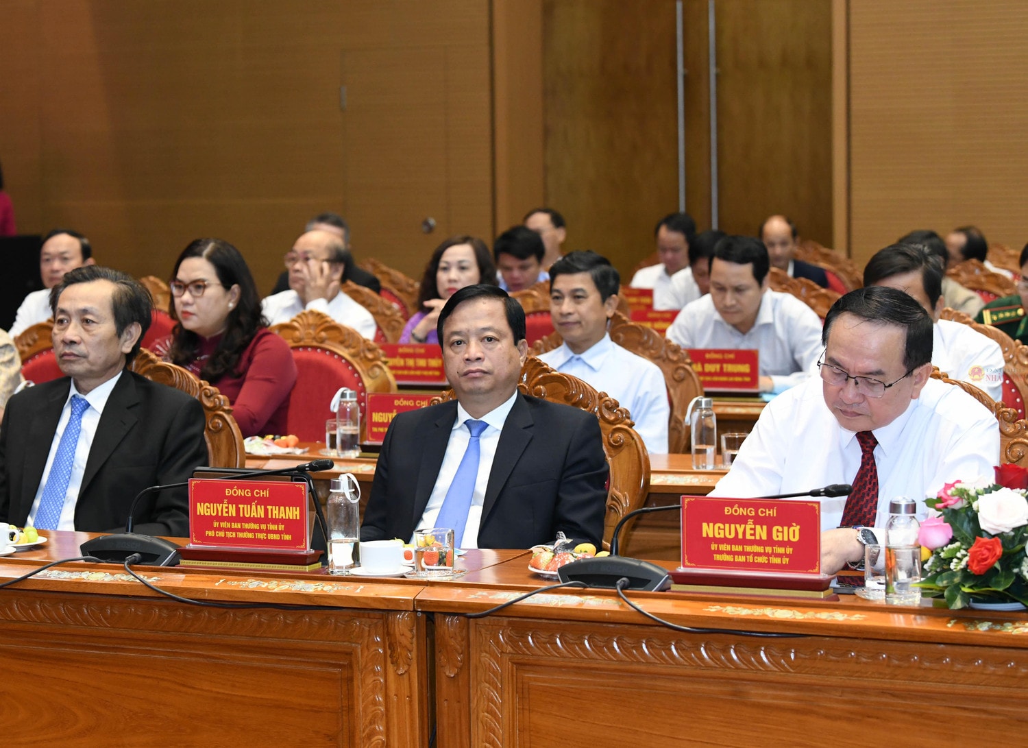 Các đại biểu dự cuộc làm việc. Ảnh: Lâm Hiển Chủ tịch Quốc hội Vương Đình Huệ làm việc với Ban Thường vụ Tỉnh ủy Bình Định -0