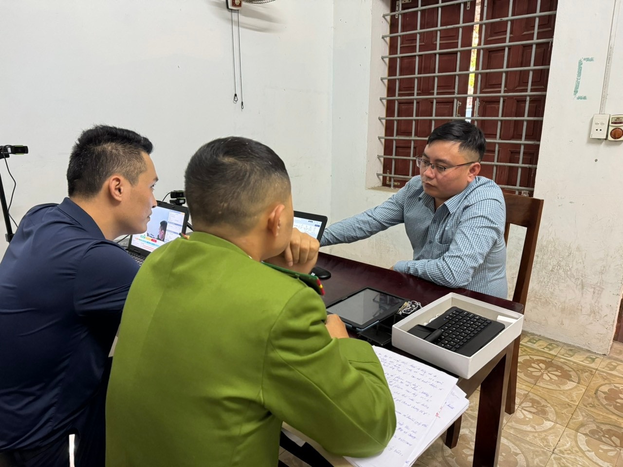 Quảng Bình: Bắt đối tượng giả danh nhà báo, chiếm đoạt hơn 100 triệu đồng -0
