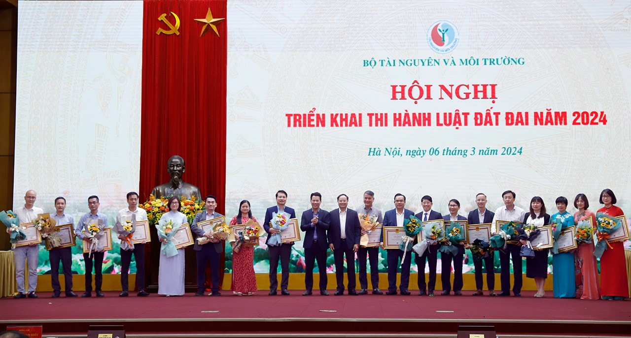 Bộ Tài nguyên và Môi trường đang khẩn trương xây dựng 6 Dự thảo Nghị định hướng dẫn thi hành Luật đất đai năm 2024 -0