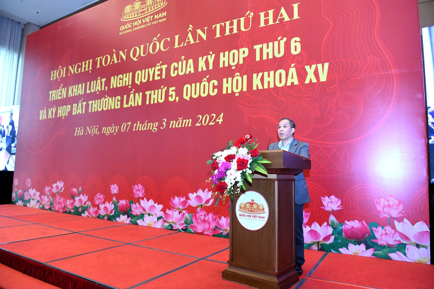 Khẩn trương rà soát, đề xuất danh mục các văn bản hướng dẫn thi hành Luật Các tổ chức tín dụng -0