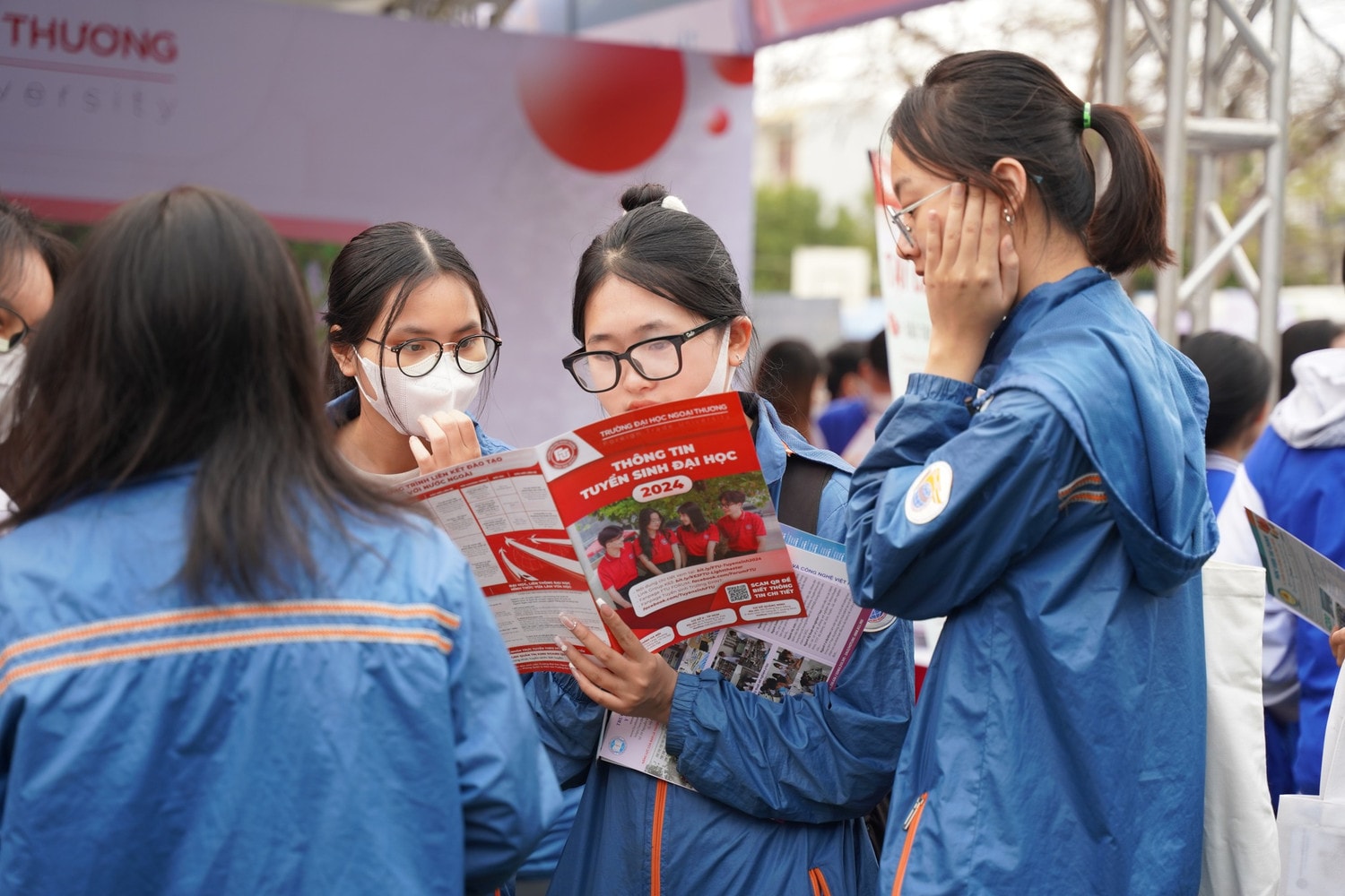 Sinh viên học 1 chương trình, nhận 2 bằng cử nhân của Đại học Queensland và Trường ĐH Ngoại thương -1