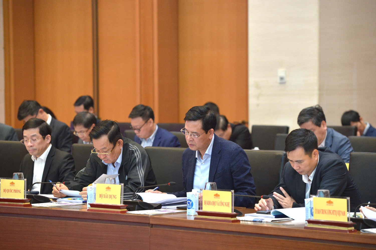 Gắn kết chặt chẽ giữa xây dựng pháp luật với tổ chức thi hành pháp luật, bảo đảm pháp luật được thực hiện công bằng, nghiêm minh, nhất quán, kịp thời, hiệu lực, hiệu quả -0